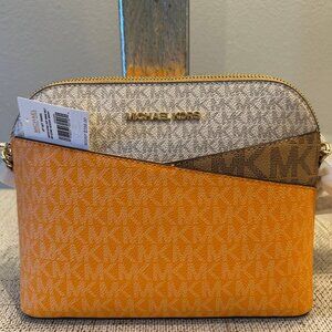 Michael Kors Jet Set Travel Medium Dome Crossbody